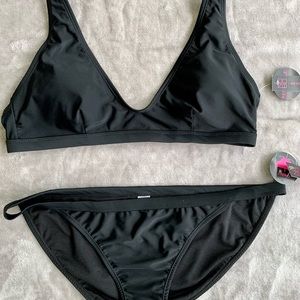 Solid black 2-piece bikini swimsuit. L/G (11-13)